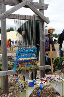 Susanne Grosjean demos tapestry weaving