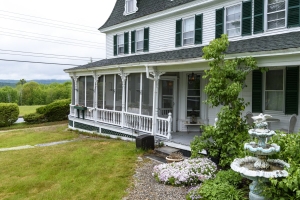 A quick check-in at Center Lovell Inn.