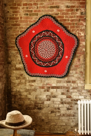 Bobbi's Christmas rug shown at Maine Fiberarts.